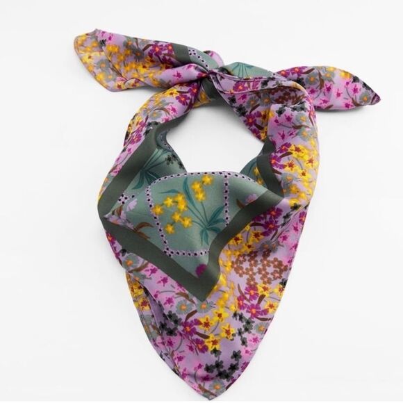 ZARA SATIN EFFECT PRINTED HANDKERCHIEF - Picture 1 of 3